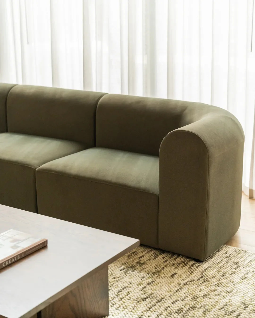 Berg RHF Closed Chaise Sofa - Eden Leaf