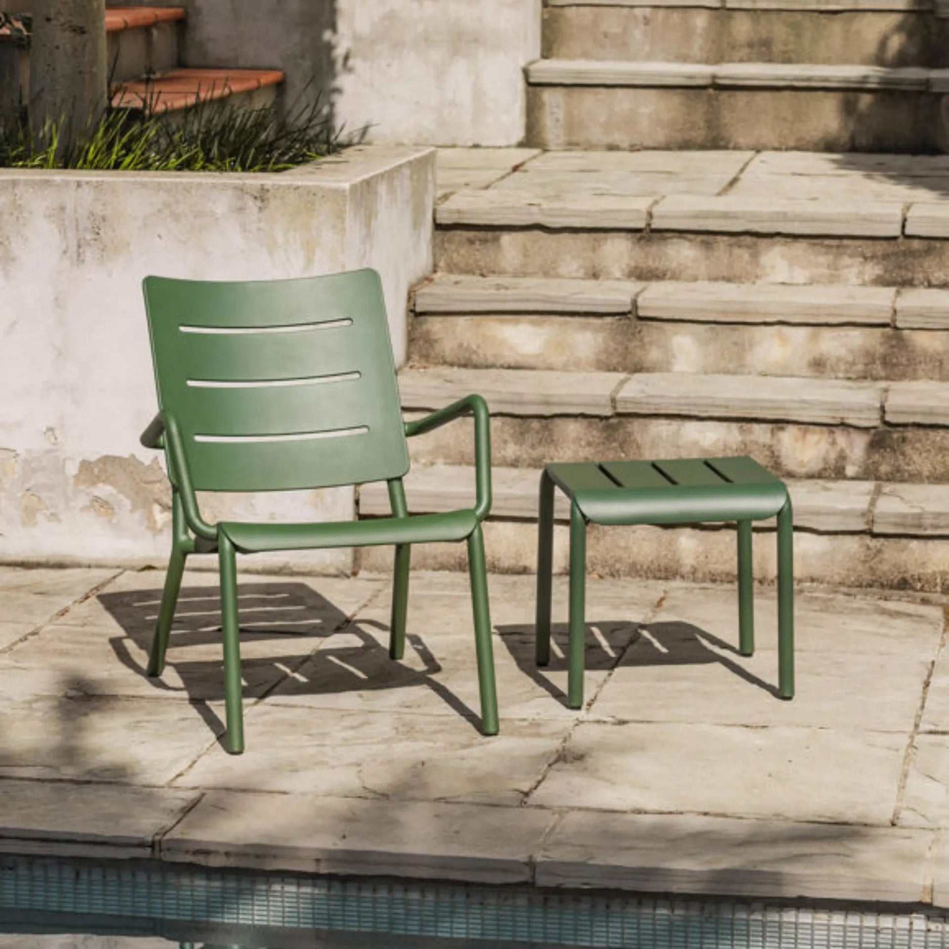 Outo Outdoor Side Table - Dark Green