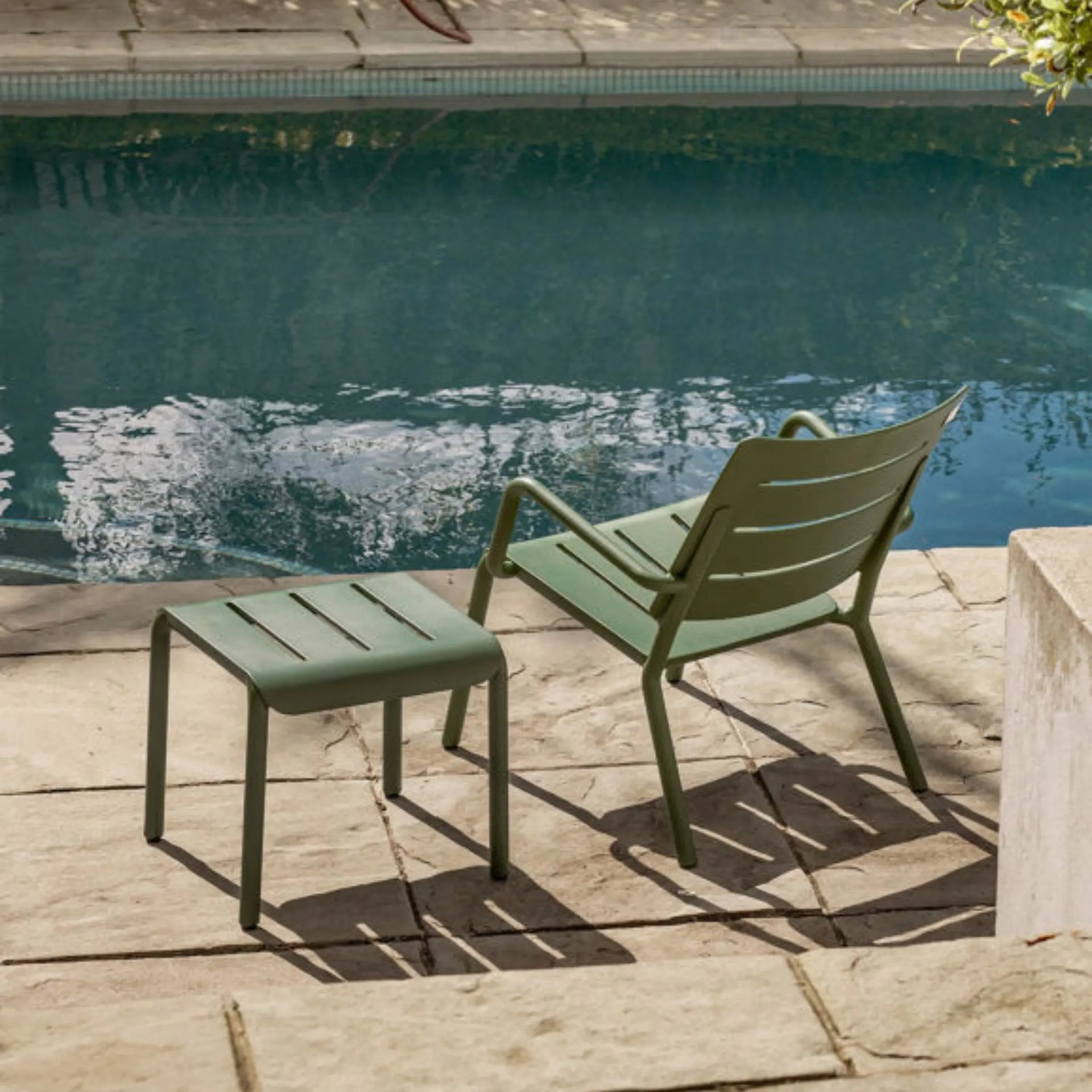 Outo Outdoor Side Table - Dark Green