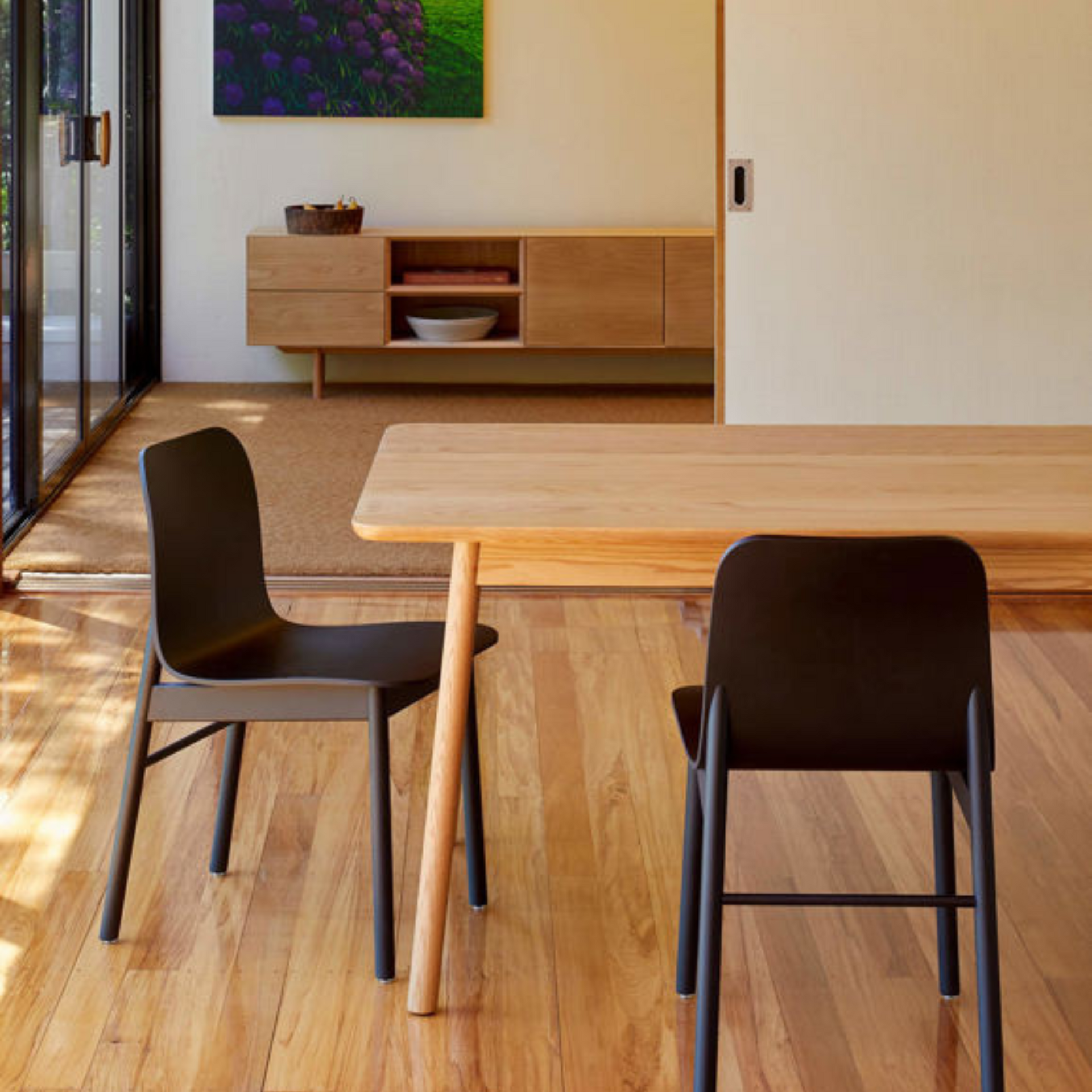 Aspen Chair w/Wooden Legs - Black