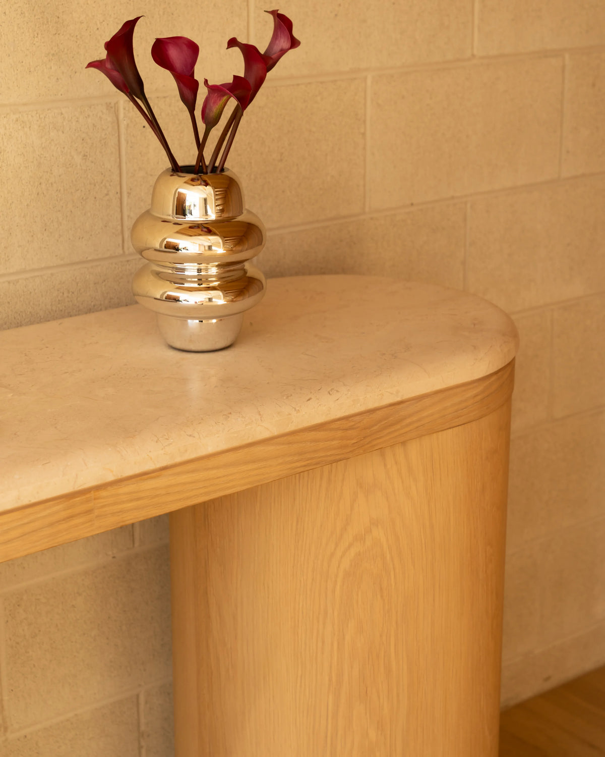 Dune Console Table - Light Oak / Desert Rose Marble