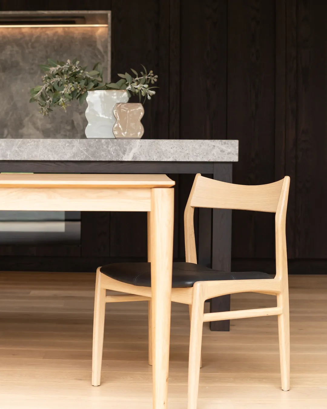 Eclipse Dining Chair - Oak / Black Leather