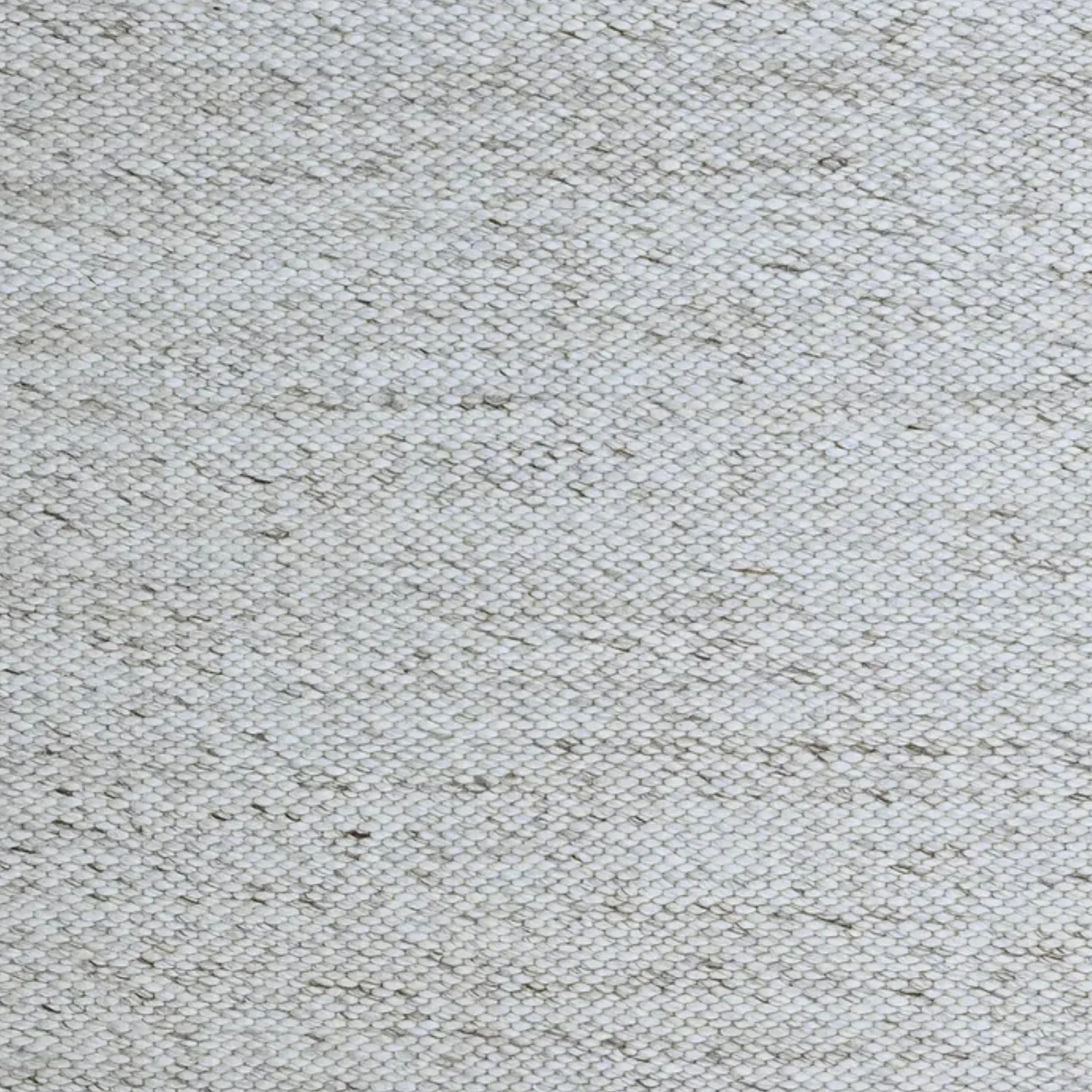 Reign Dove Rug Swatch