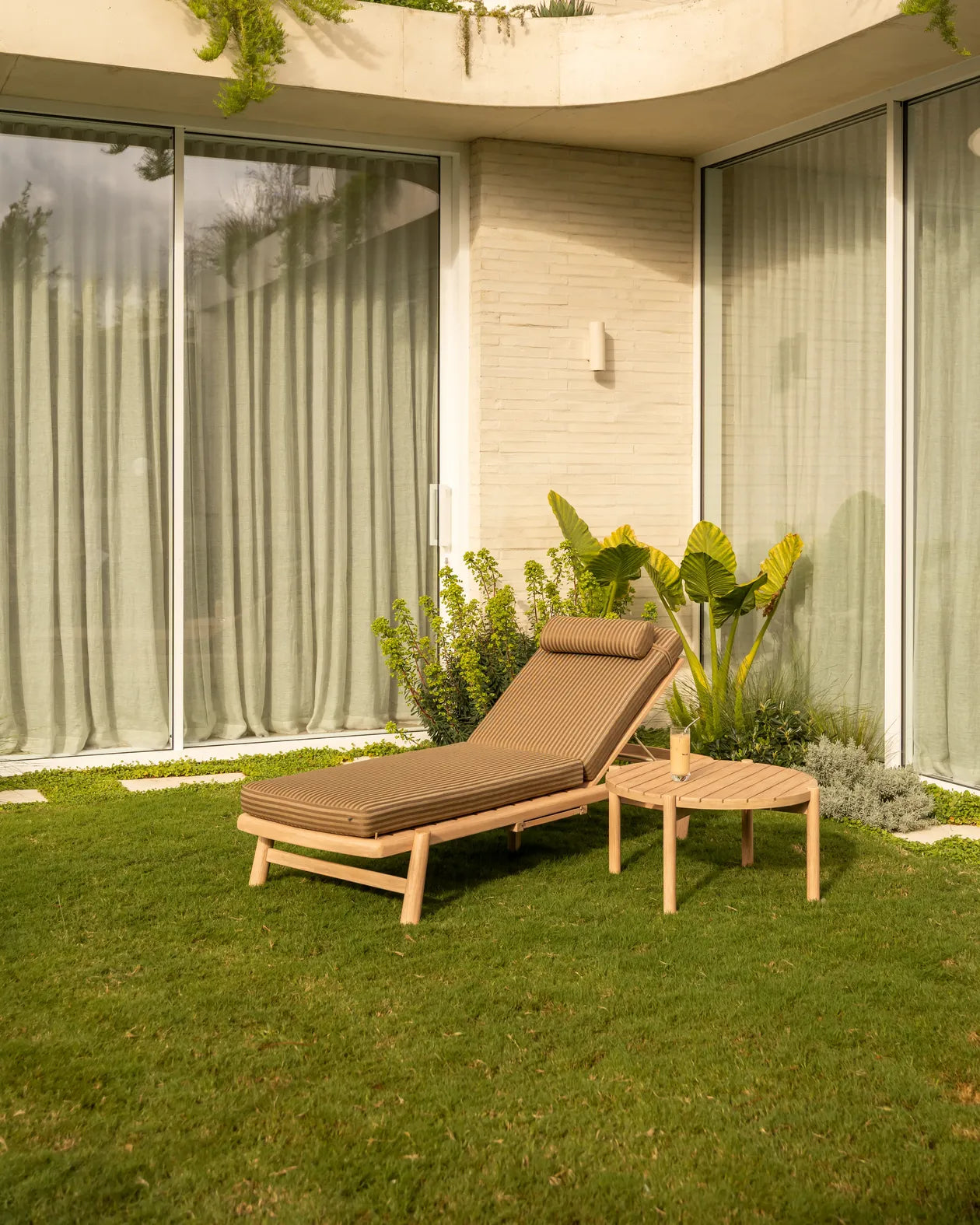 Indra Outdoor Sun Lounge - Pebble Stripe