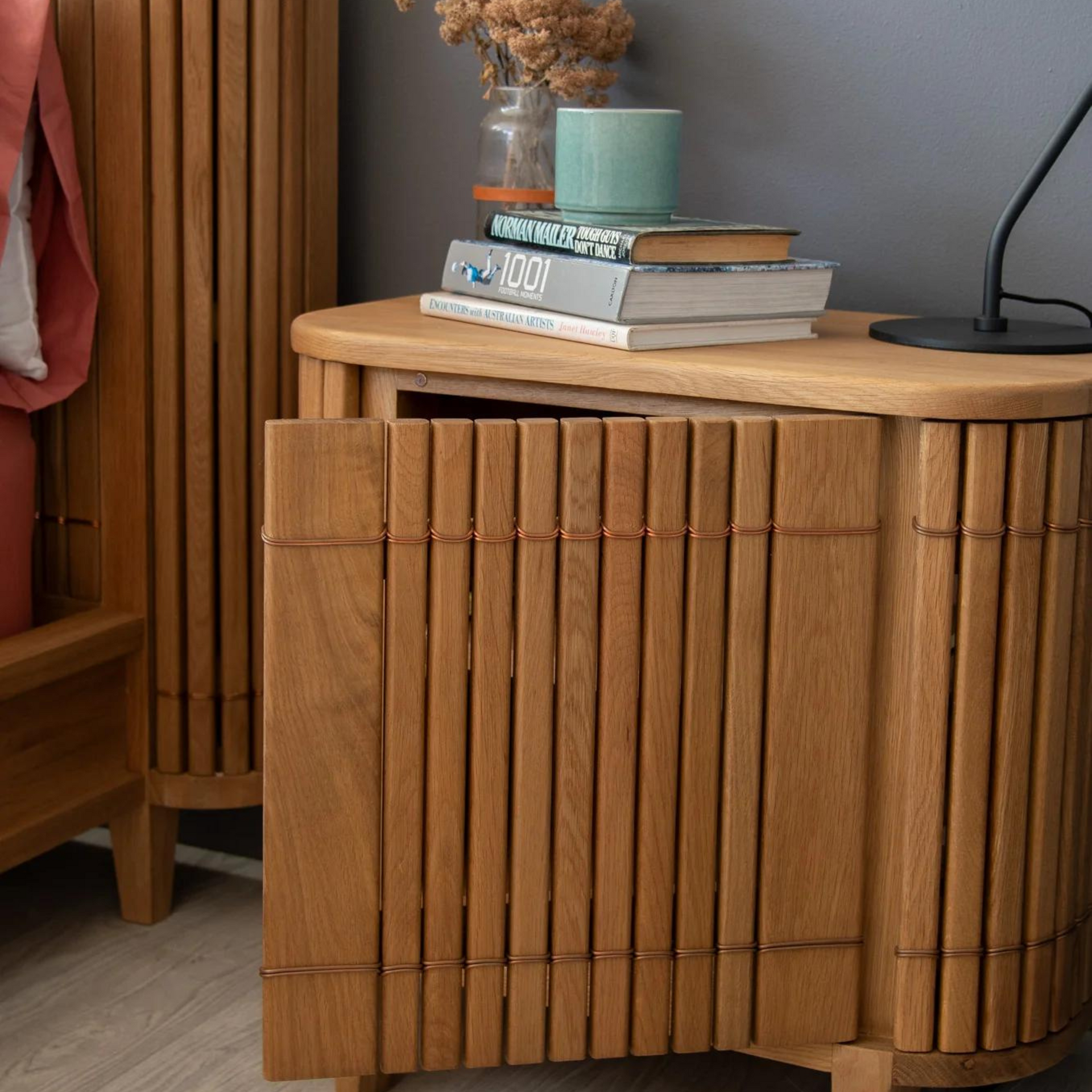 Koppar Side Table W Right Hinges - Oak