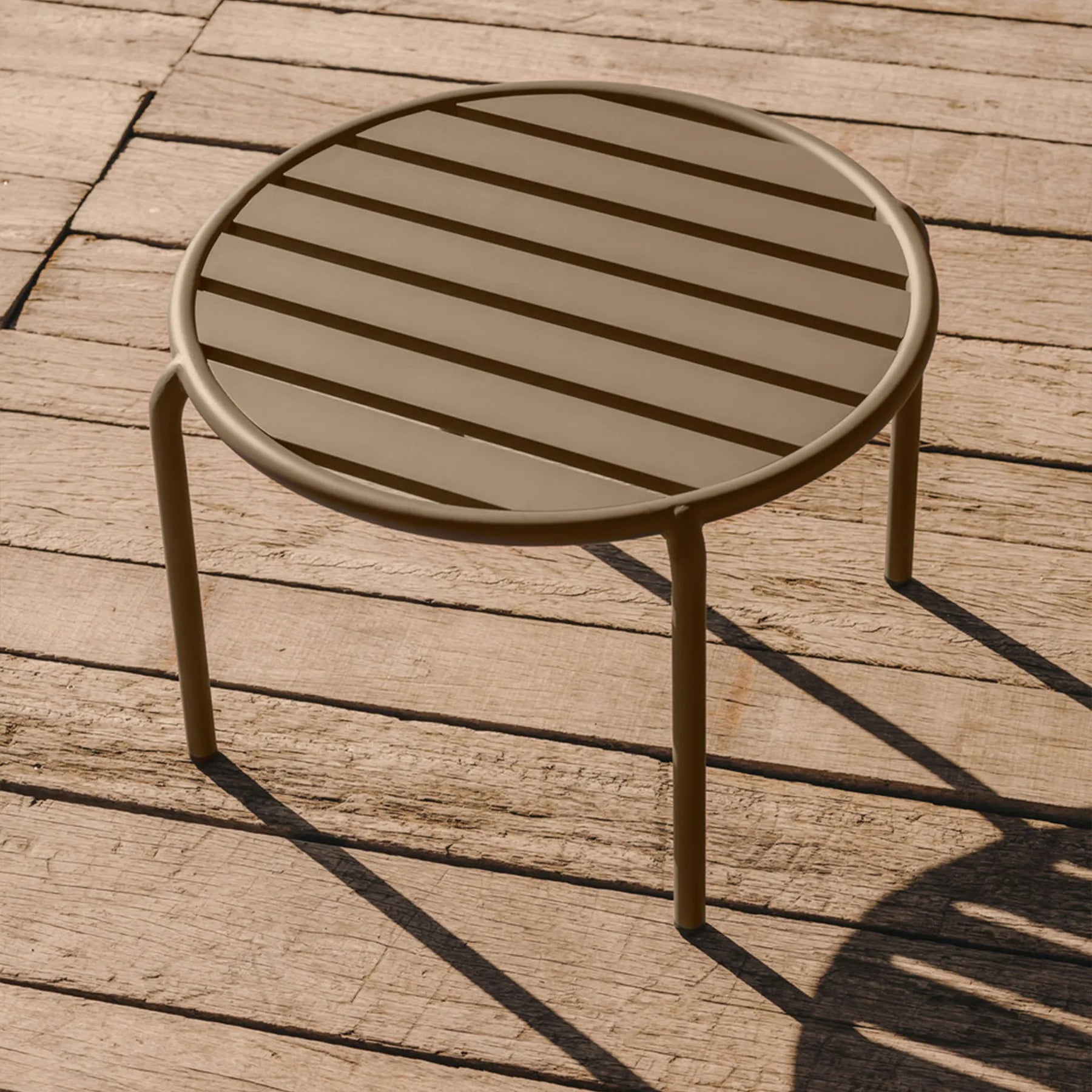 Joncols Outdoor Side Table - Green