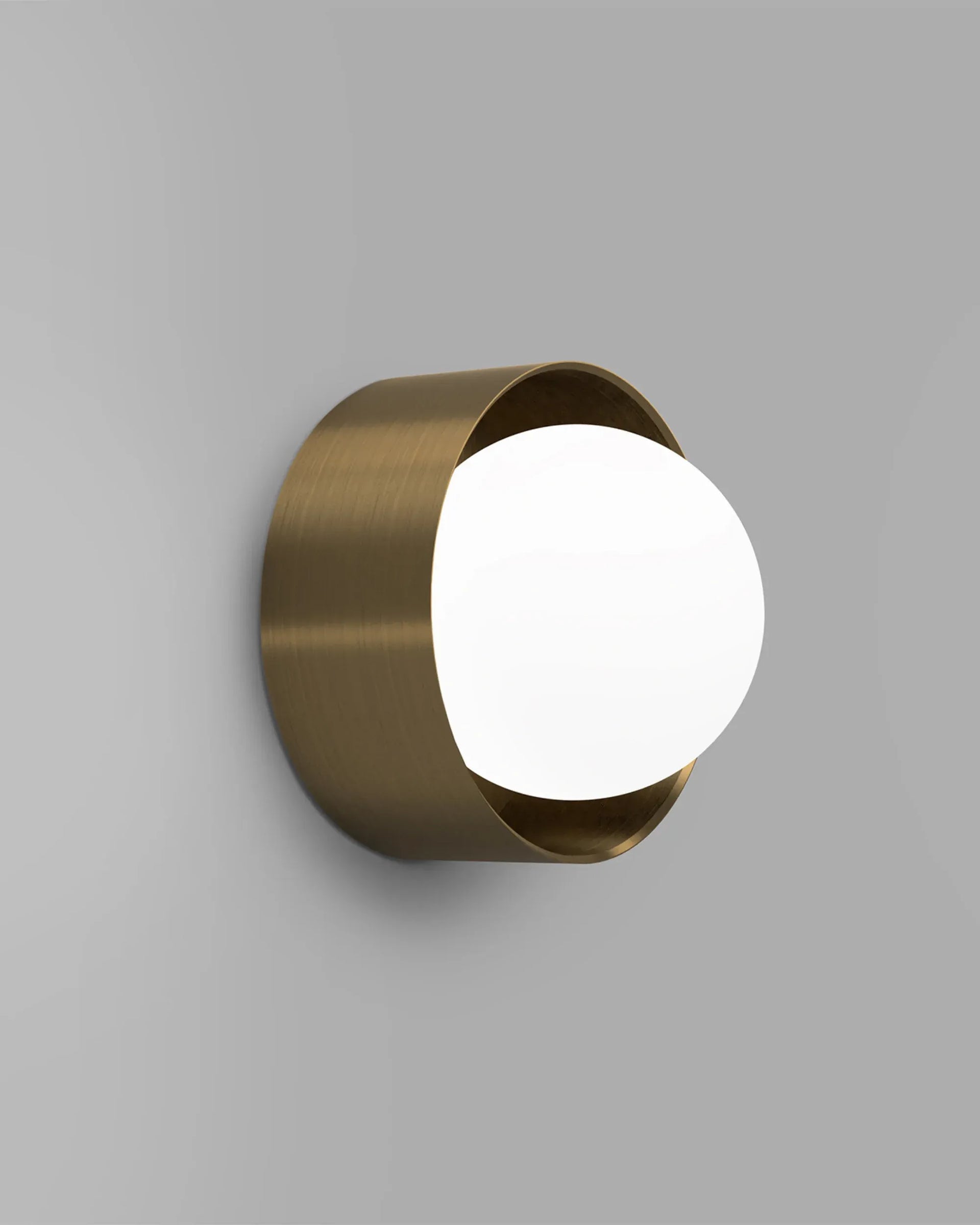 Orb Sur Wall Light Large - Medium/Brass