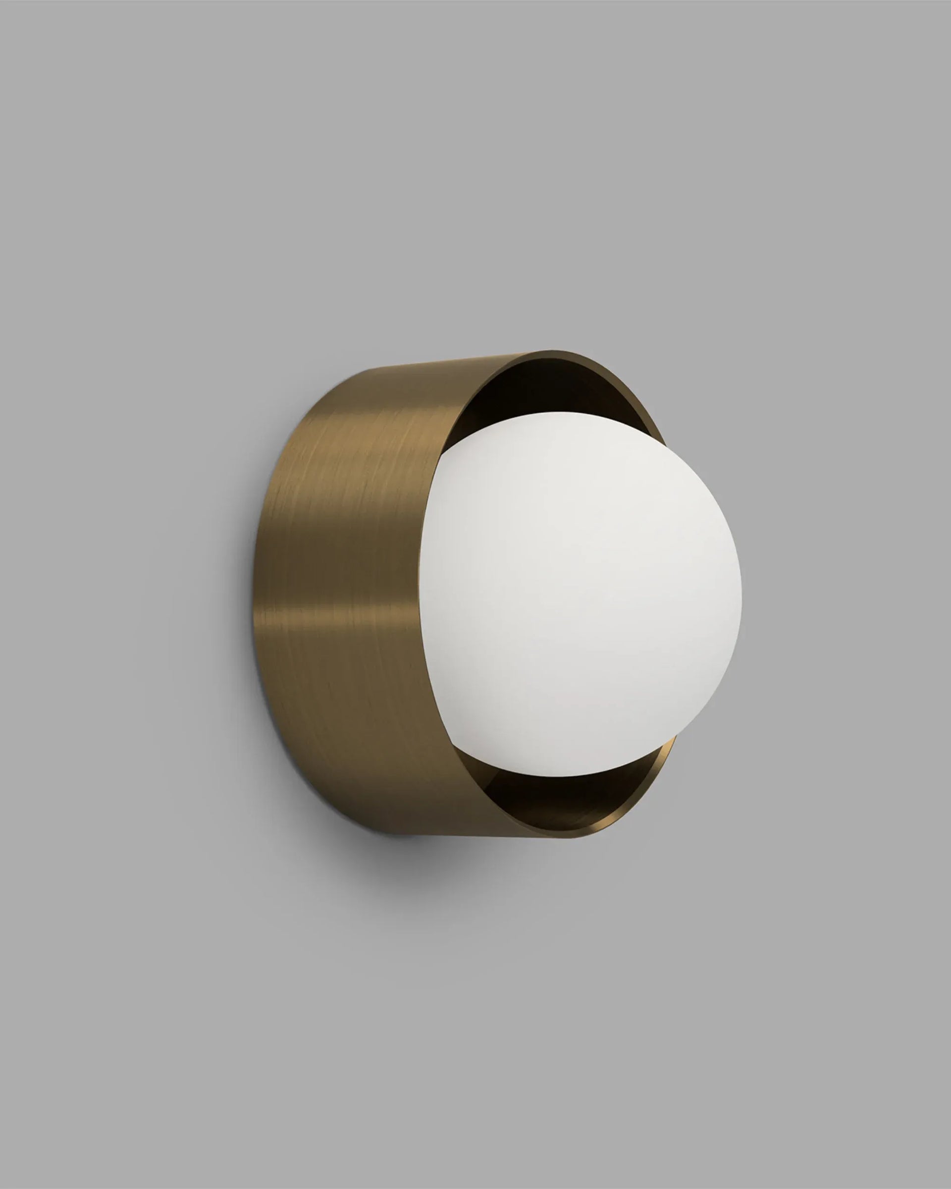 Orb Sur Wall Light Large - Medium/Brass