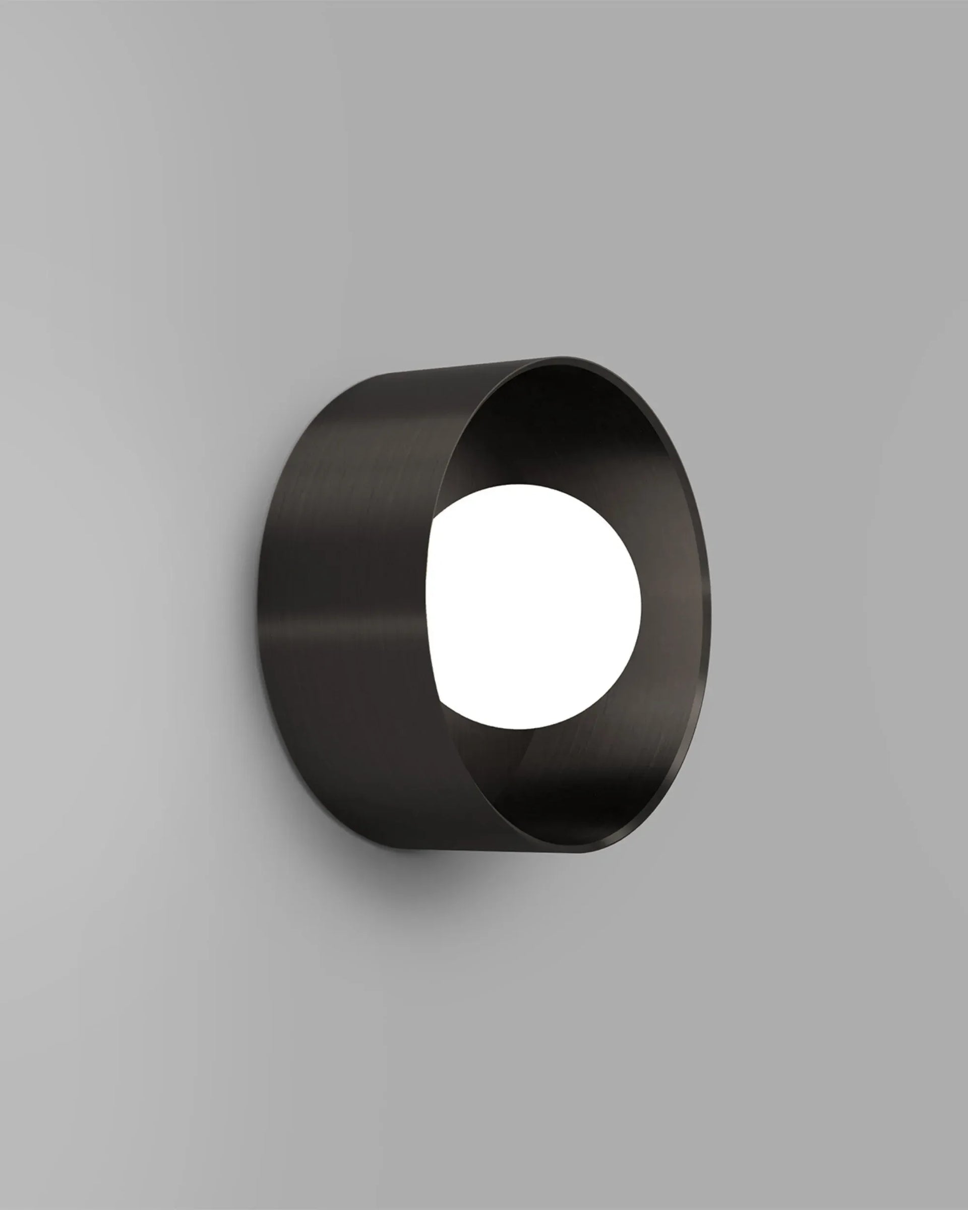 Orb Sur Wall Light Large - Small/Iron