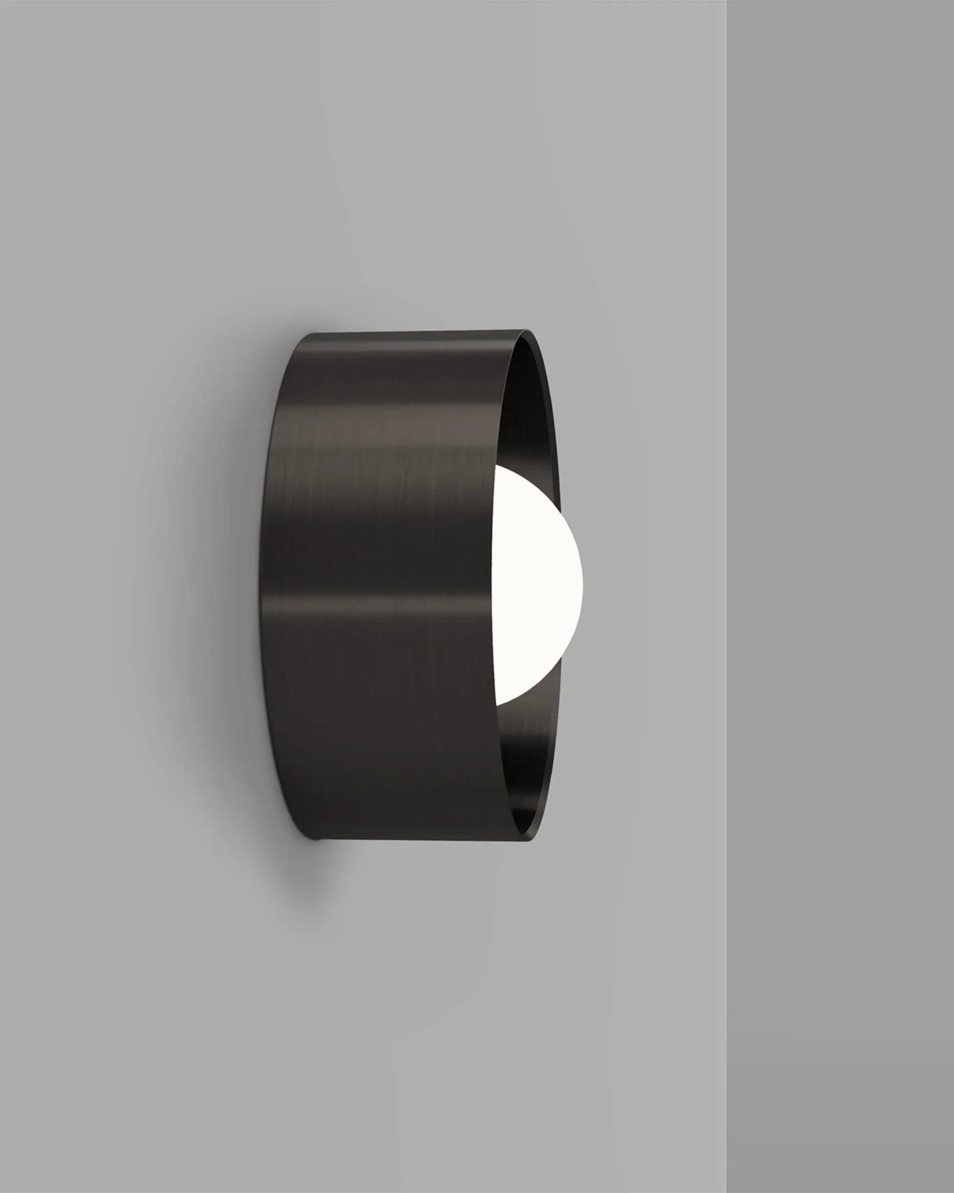 Orb Sur Wall Light Large - Small/Iron