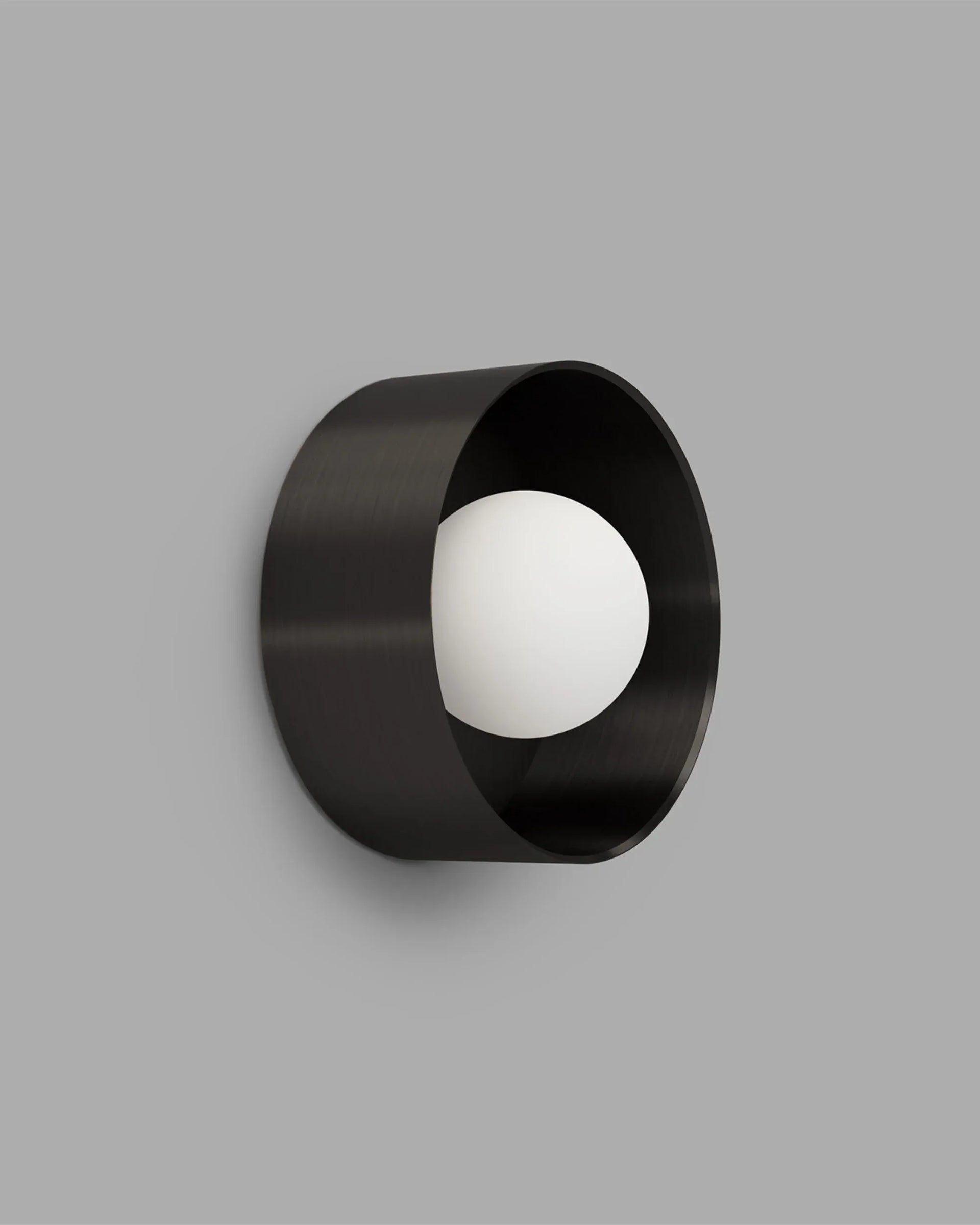 Orb Sur Wall Light Large - Small/Iron