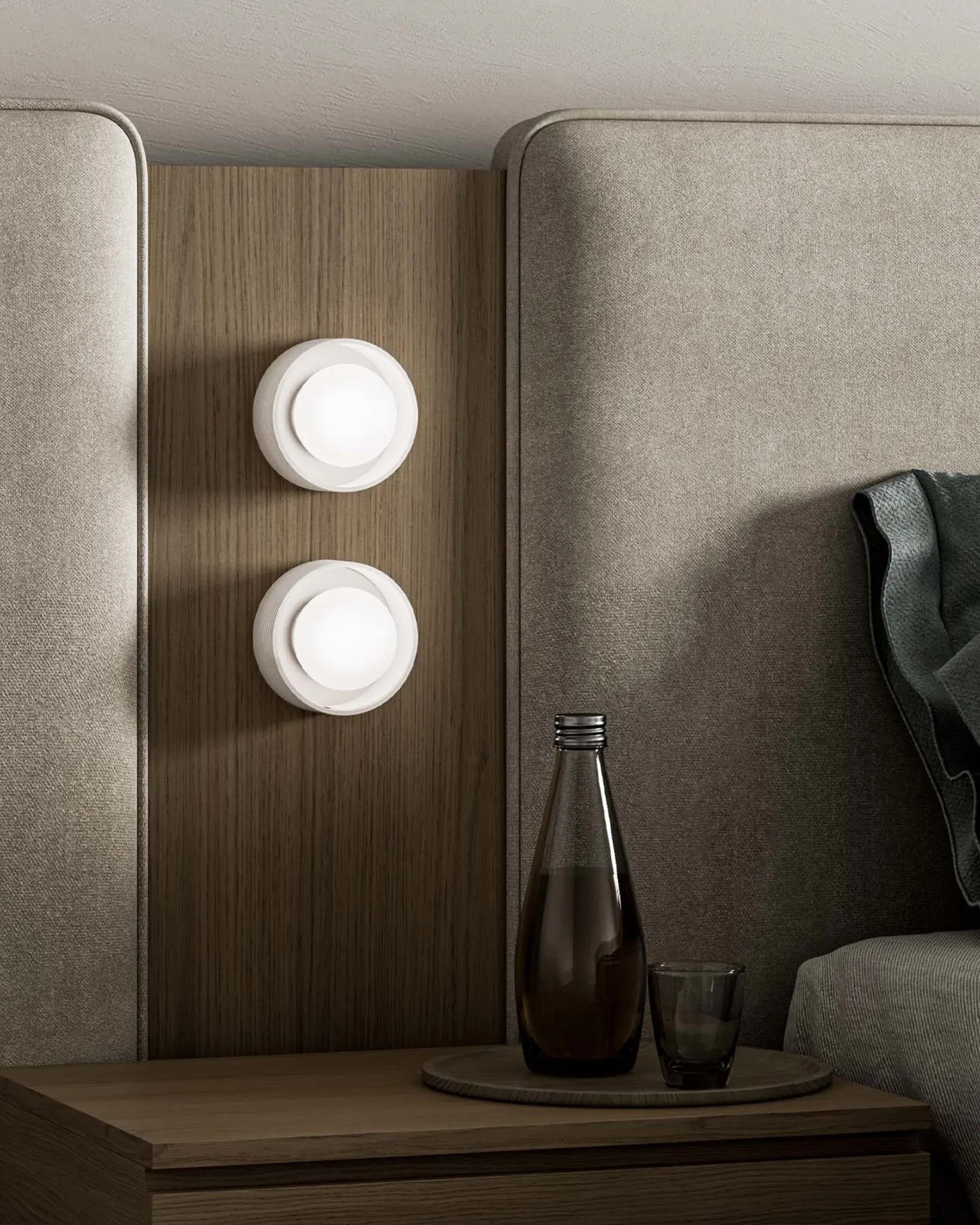 Orb Sur Rib Wall Light - White