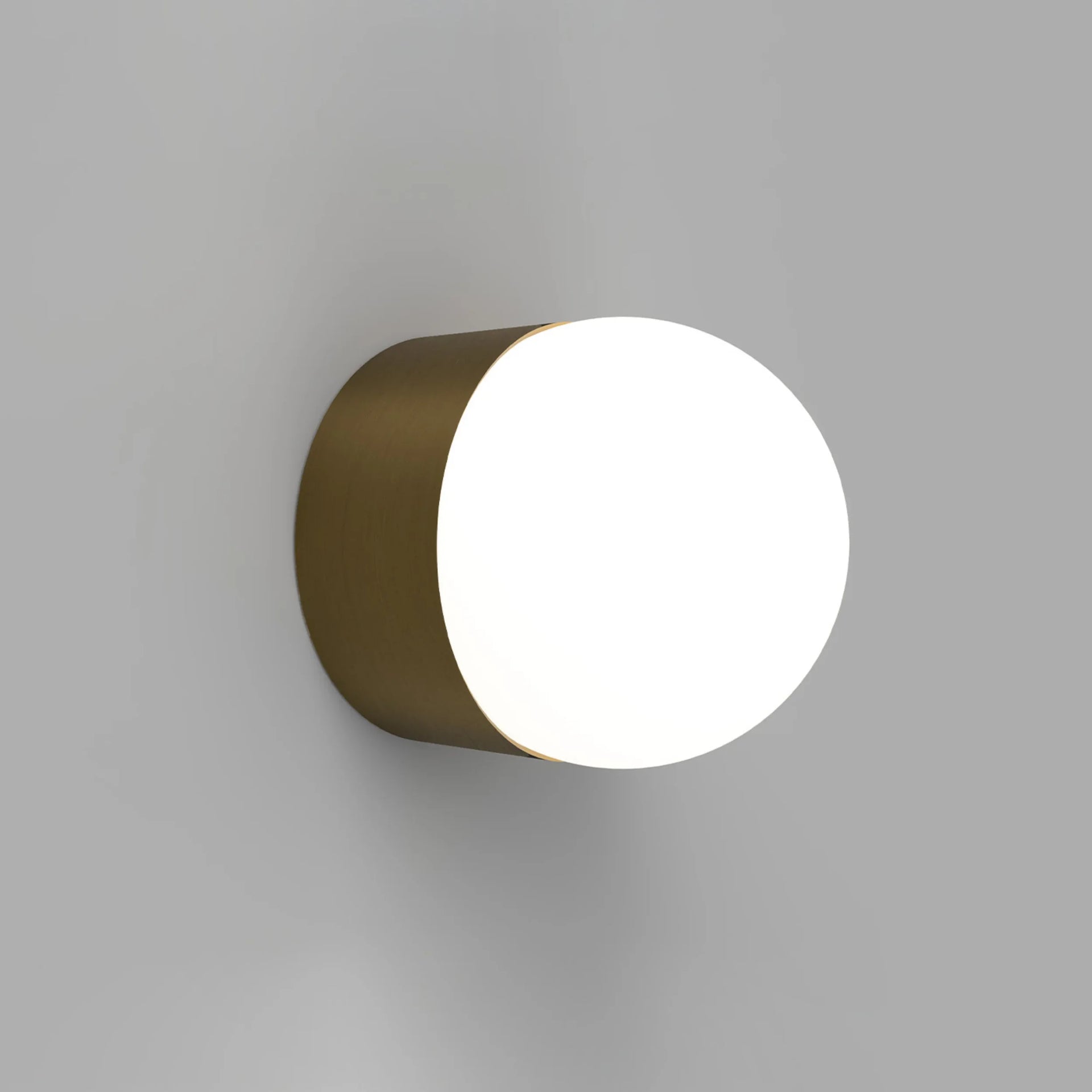 Orb Sur Wall Light Medium - Old Brass