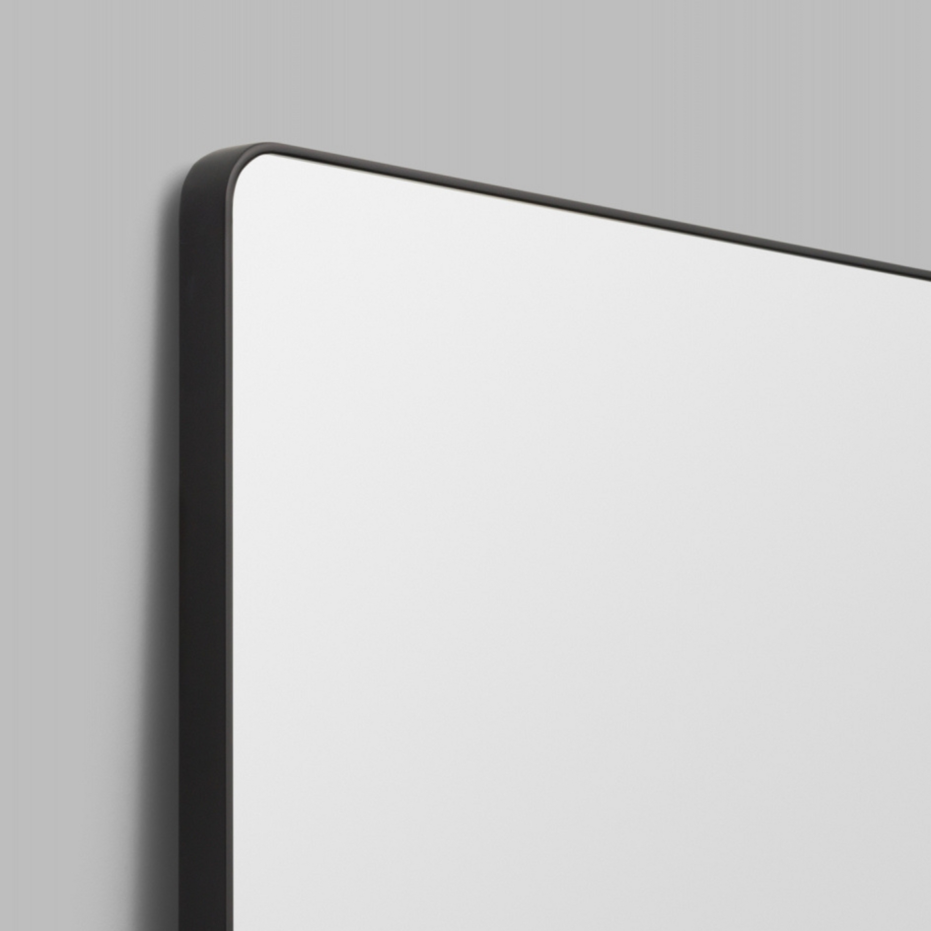 Flynn Curve Leaner Mirror - Black