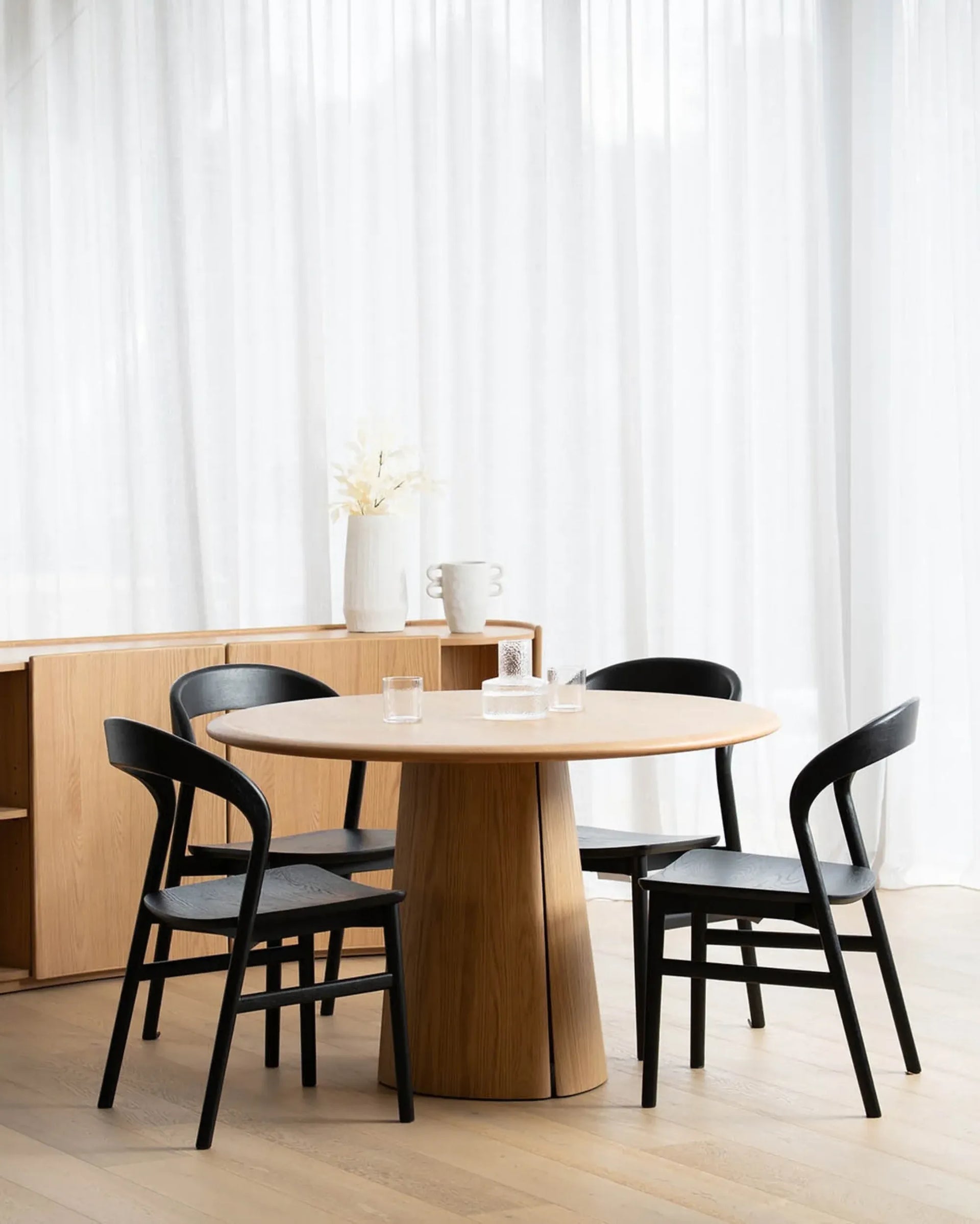 Luna Round Dining Table 120cm - Oak