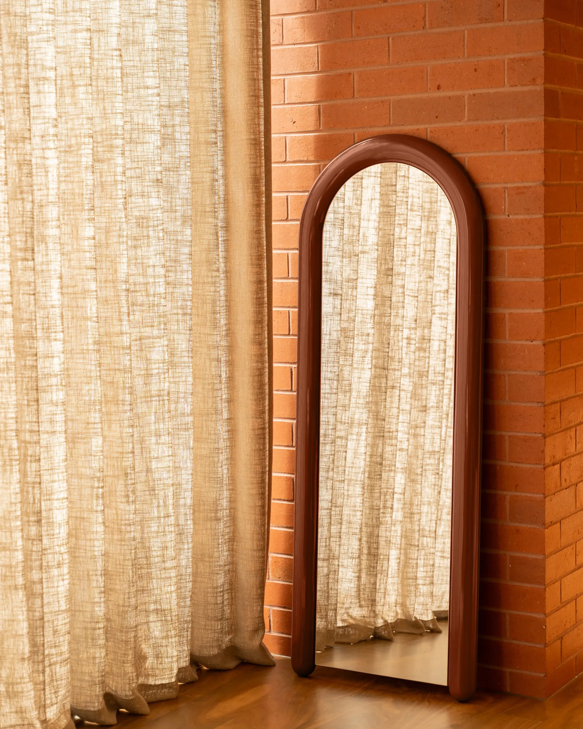 Puff Floor Mirror
60cm x 160cm -
Burgundy