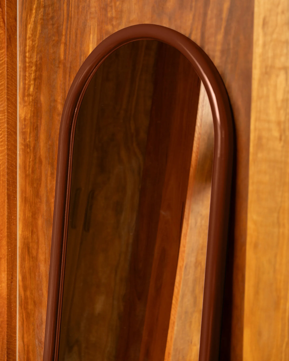 Vista Floor Mirror
60cm x 160cm -
Burgundy
