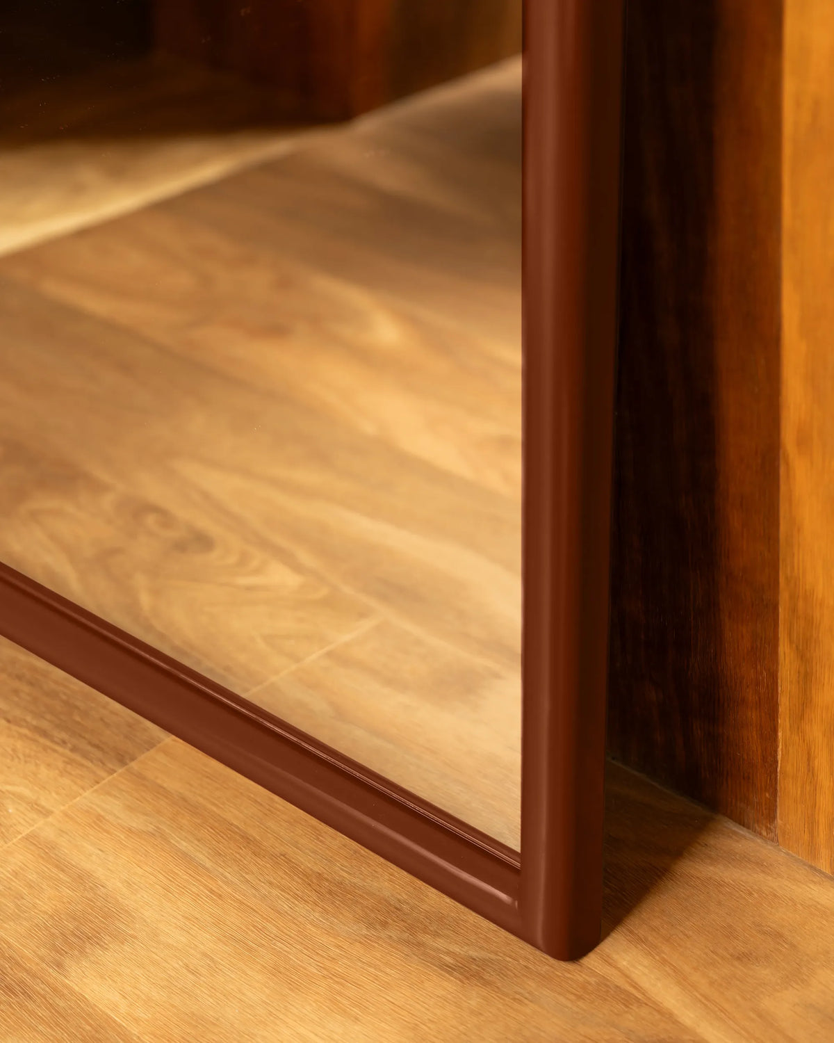 Vista Floor Mirror
60cm x 160cm -
Burgundy