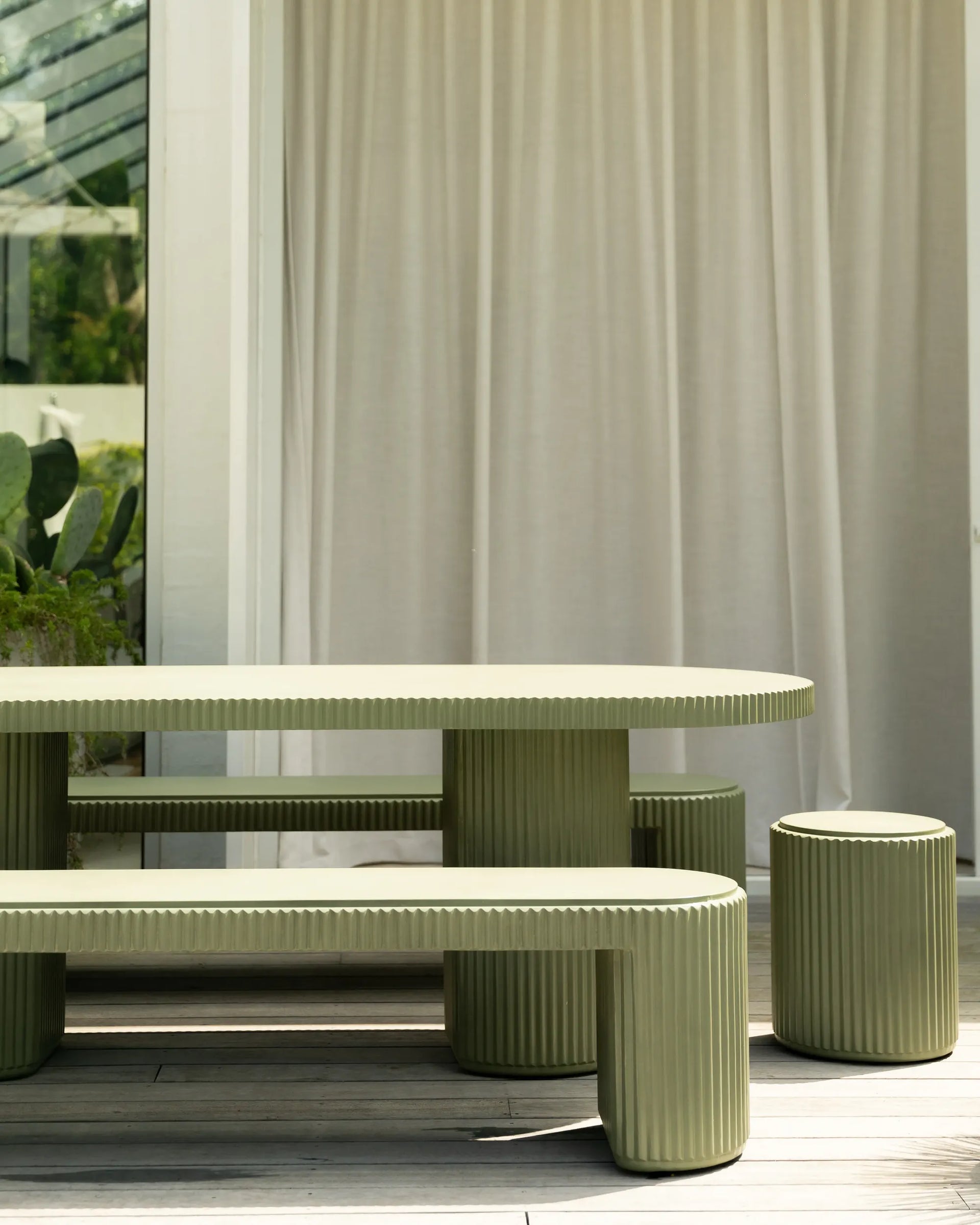 Nova Outdoor Dining Package - Green Concrete