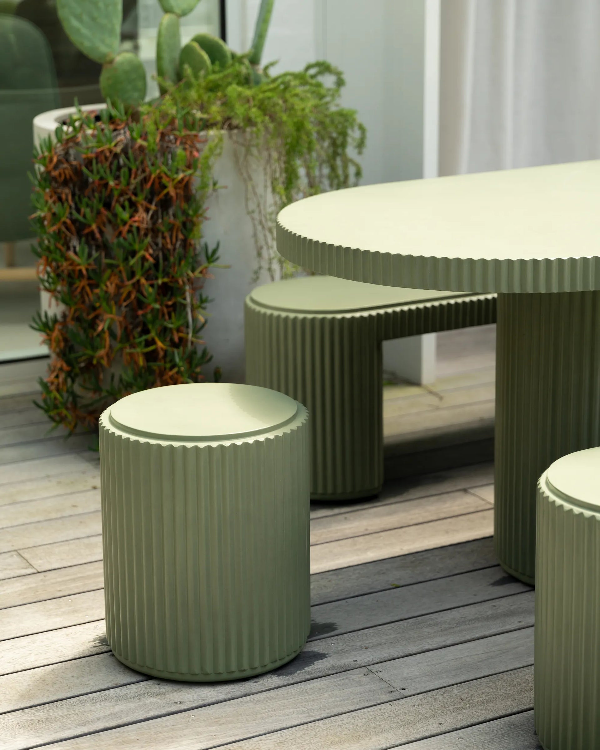 Nova Outdoor Dining Package - Green Concrete
