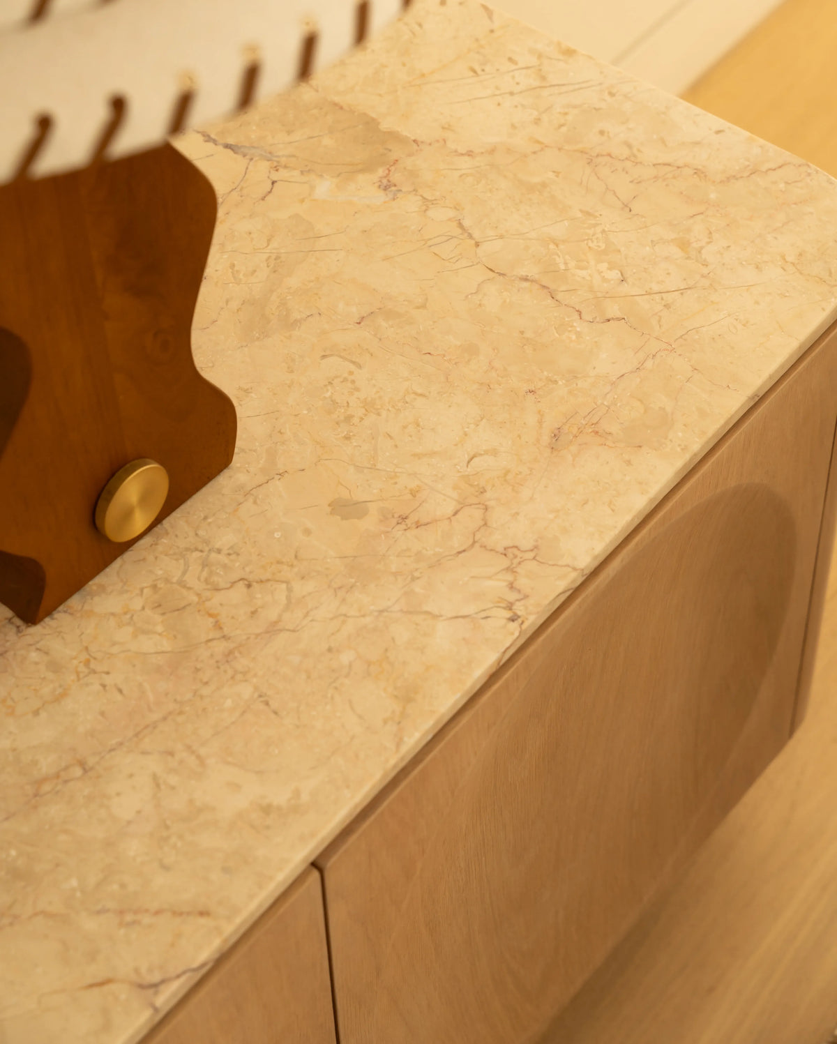 Orbit Entertainment Unit 180cm - Light Oak / Desert Rose Marble