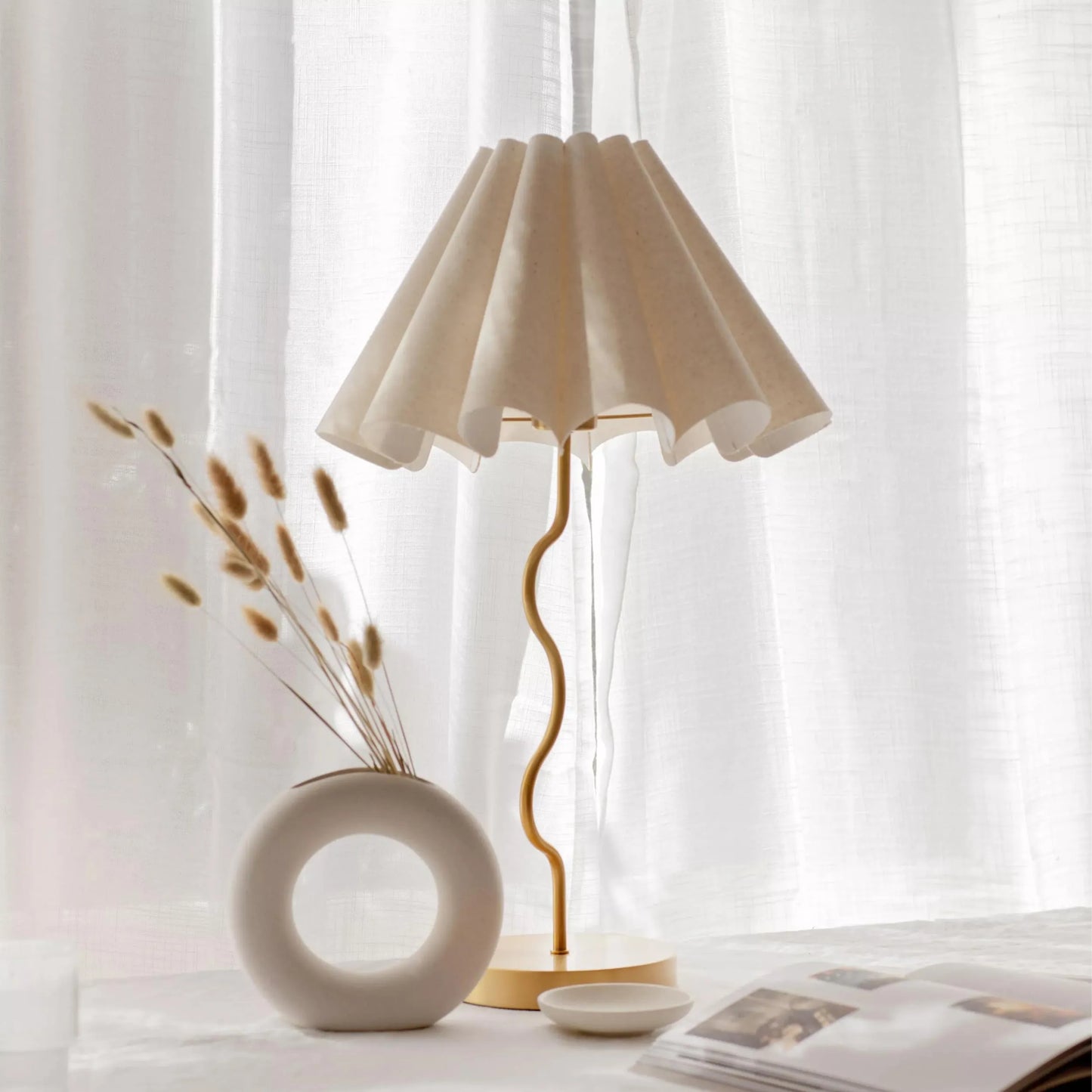 Cora Table Lamp - Neutral / Gold