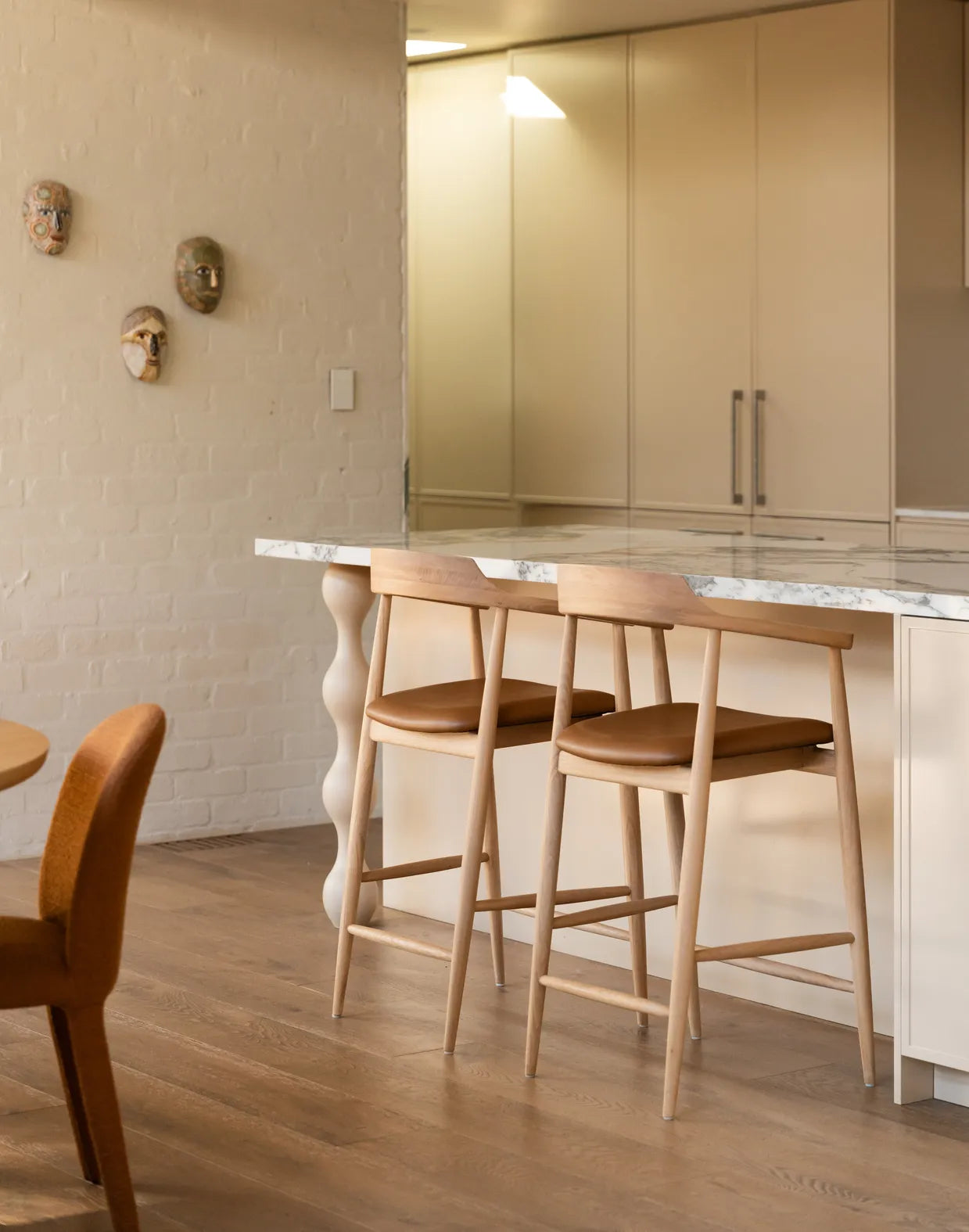 Profile Bar Stool 65cm - Oak / Tan Leather