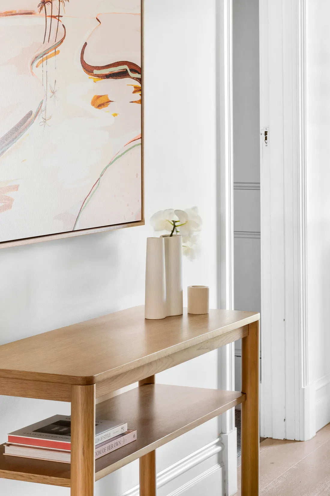 Modern Hallway Seating Furniture Styling: Chic Ideas to Transform Space