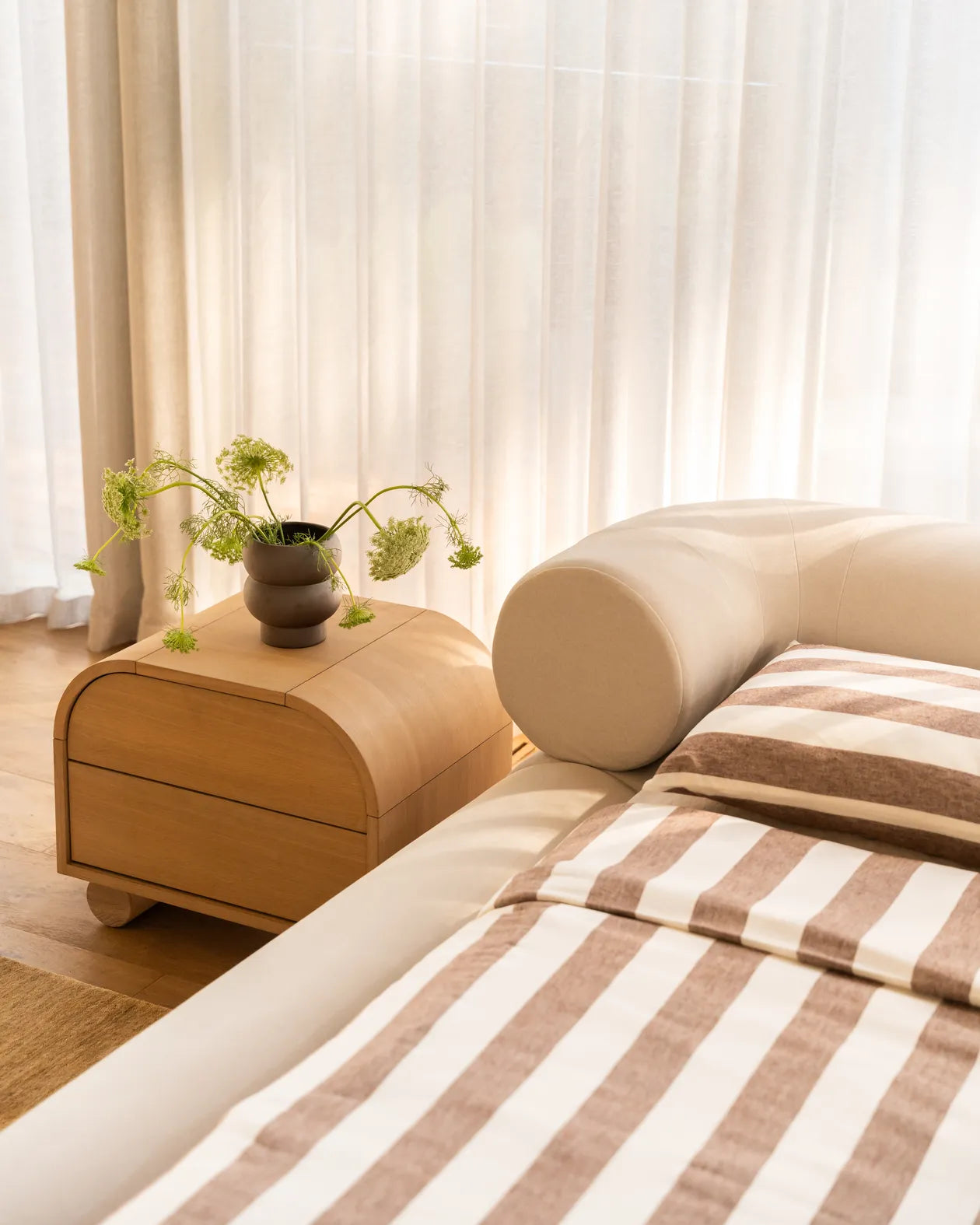 Restore King Bed - Eden Ecru