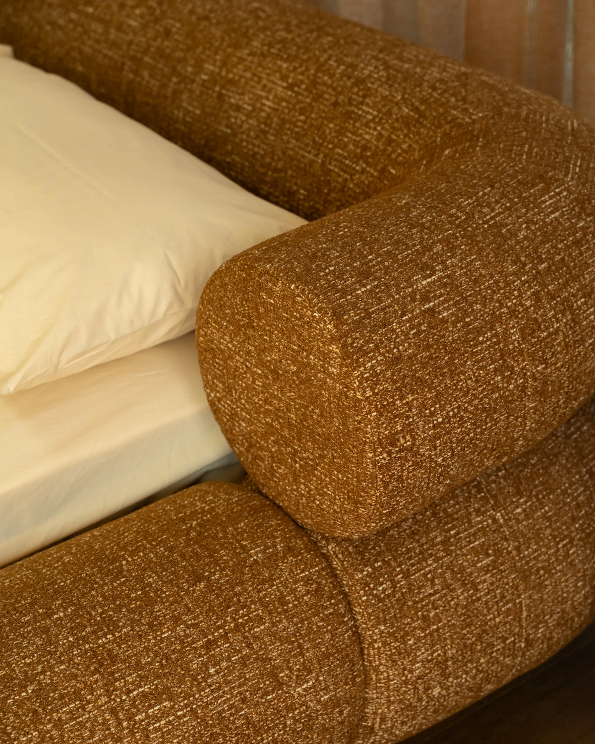 Restore Queen Bed - Fleck Ginger