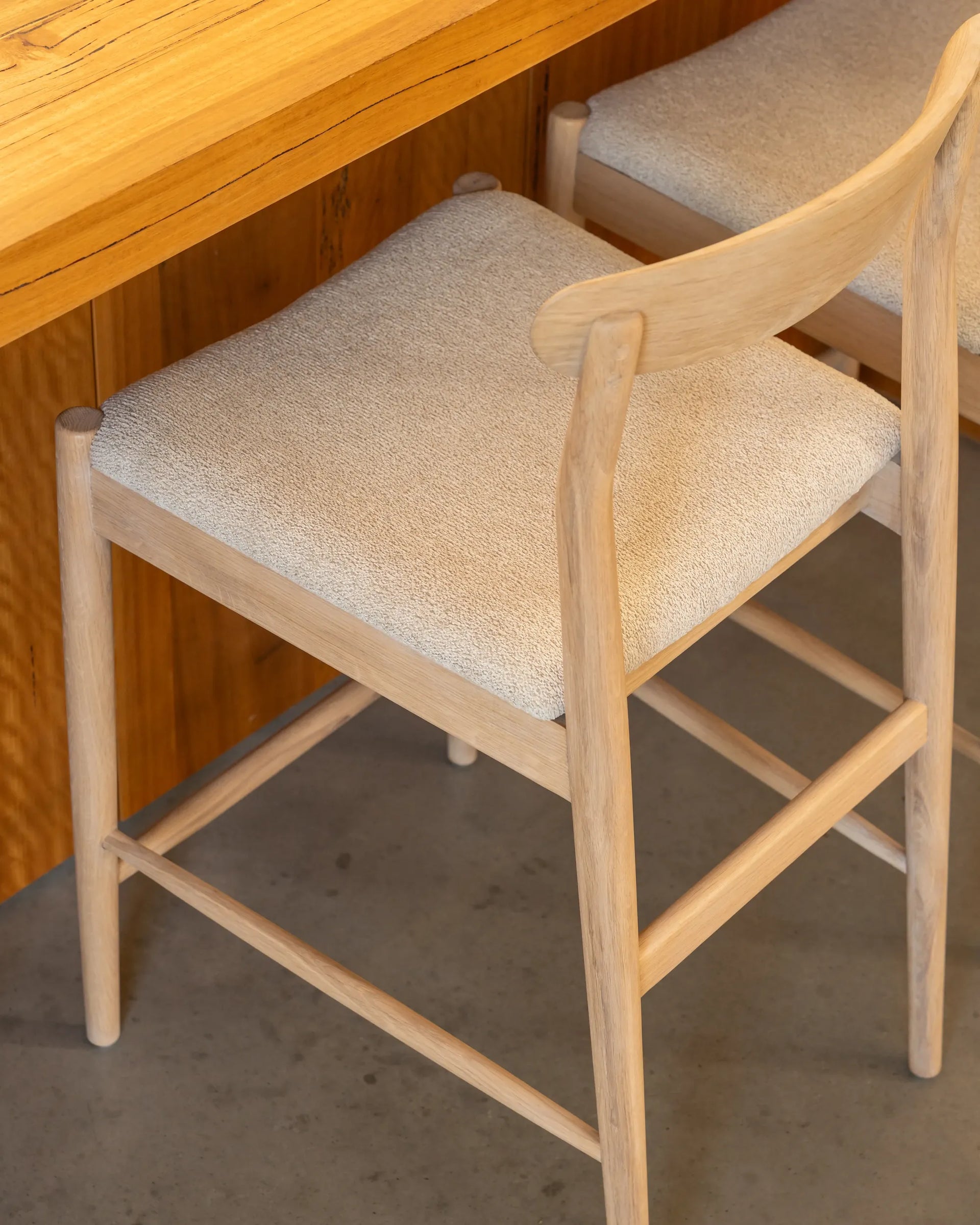 Henri Bar Stool 65cm - Oak / Tate Biscotti