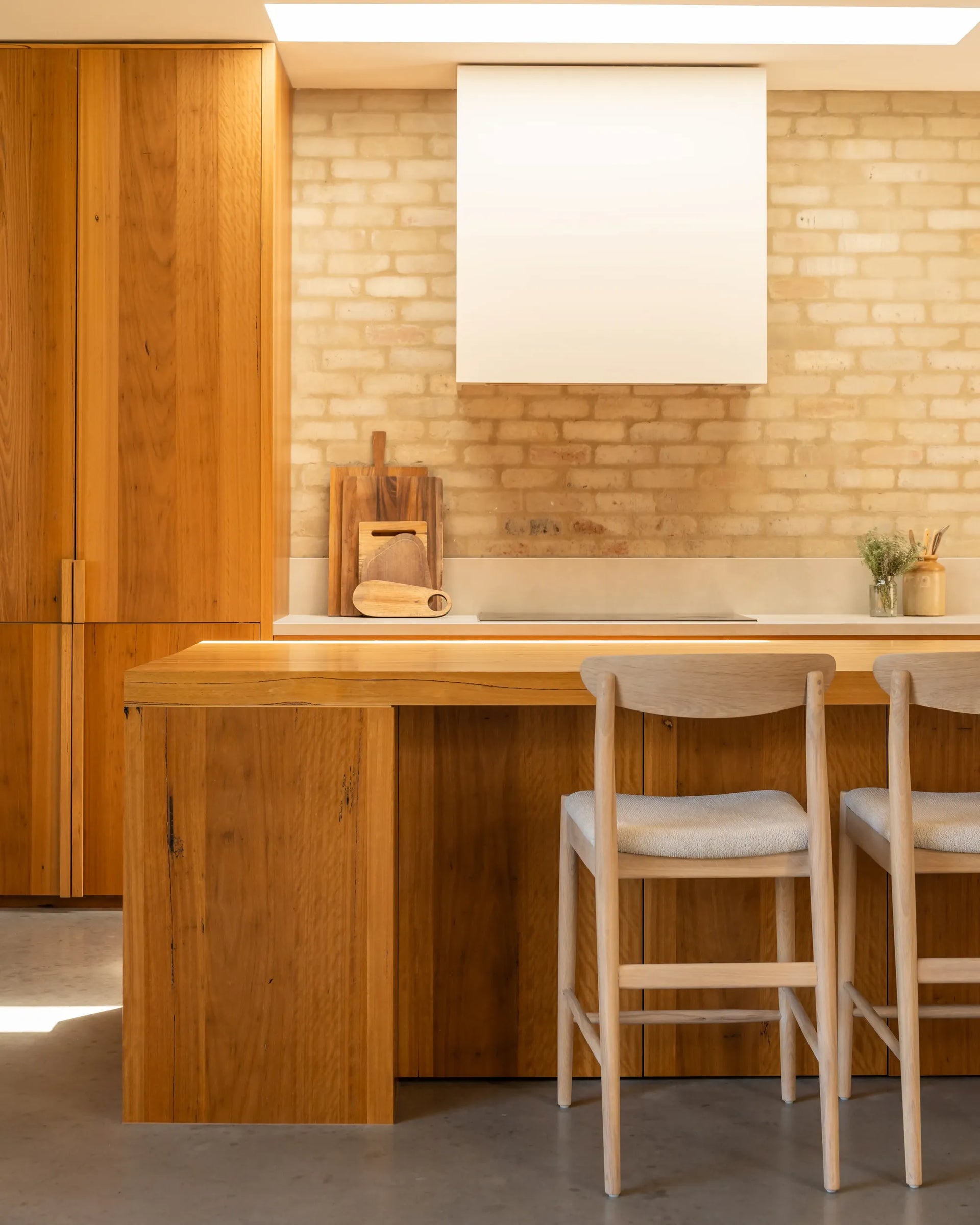 Henri Bar Stool 65cm - Oak / Tate Biscotti