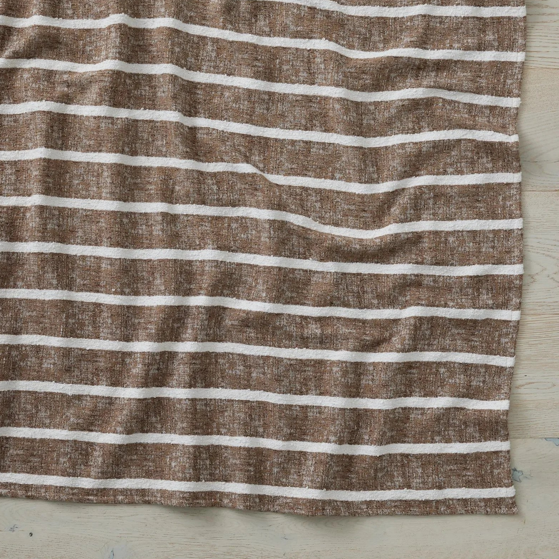 Piazza Throw - Earth