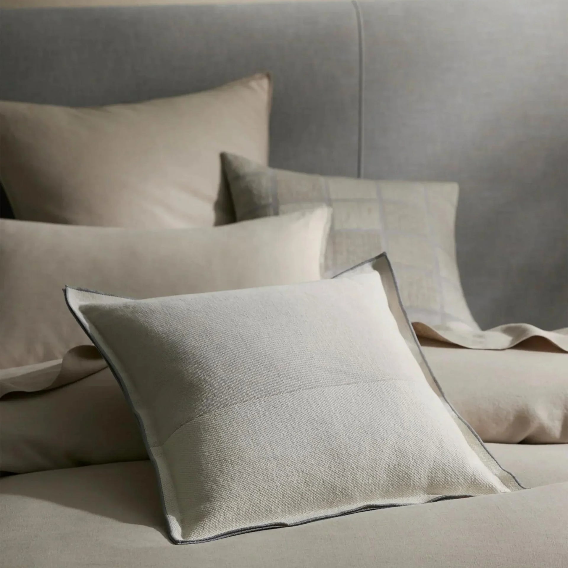 Riccardo Cushion - Glacier