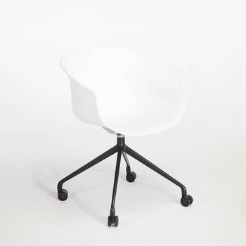 Queen Office Chair - White / Black