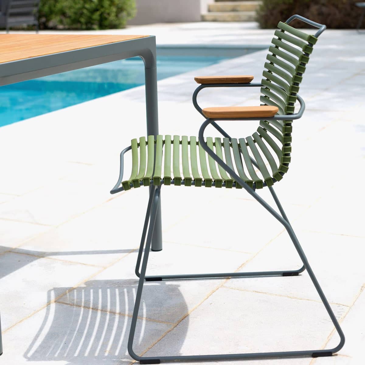 Click Outdoor Dining Chair W Armrest - Olive Green
