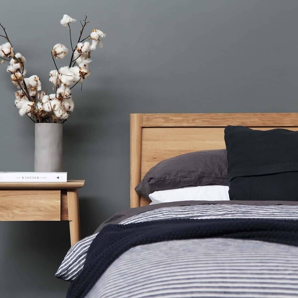 Vintage King Bed - Oak