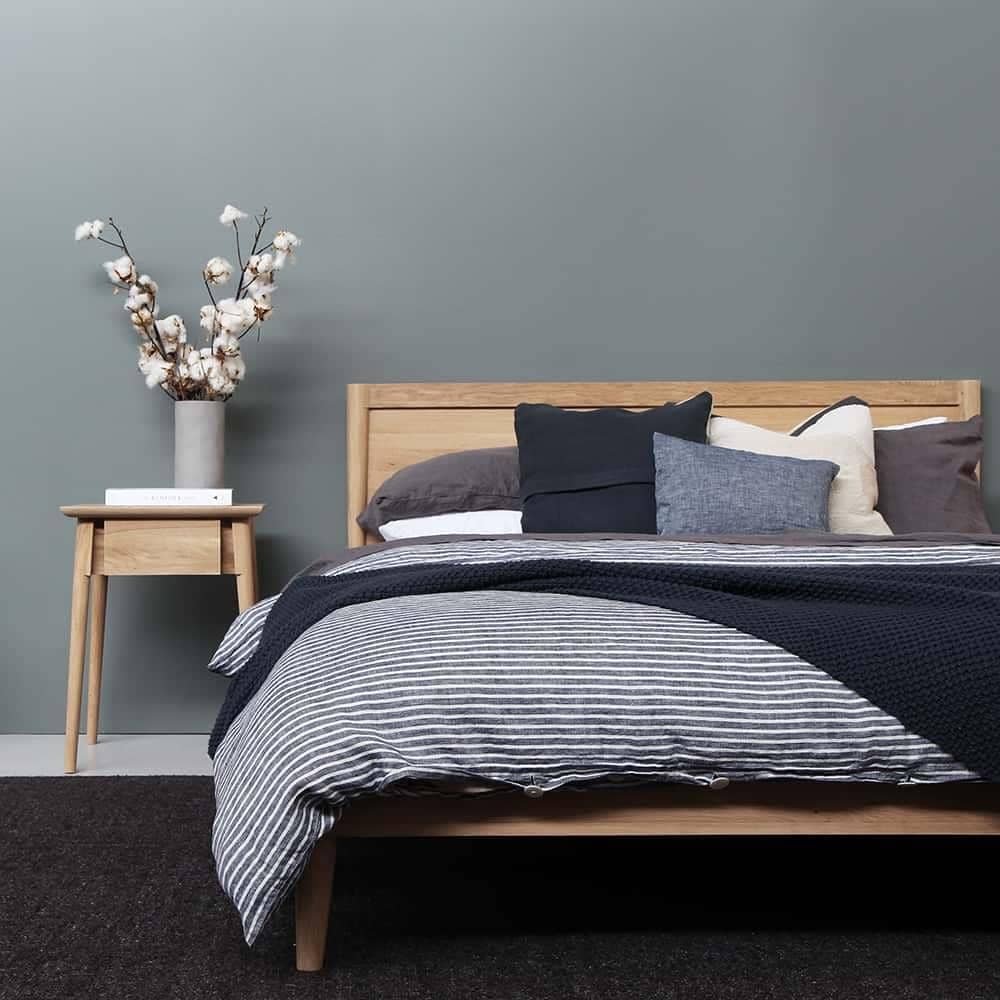 Vintage King Bed - Oak